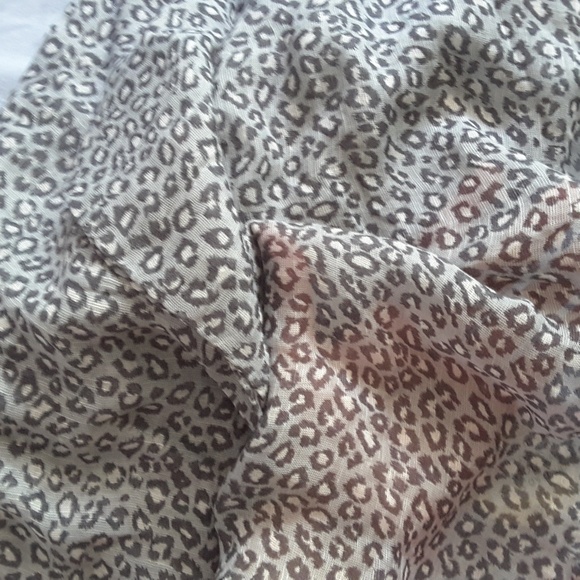 DESTIN designer shawl/wrap-BRAND NEW, NEVER WORN - Picture 3 of 3